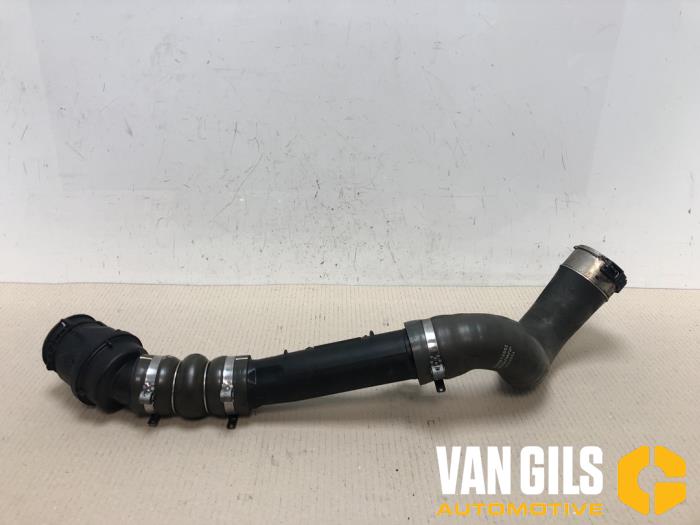 Intercooler tube from a Renault Clio IV (5R) 1.5 Energy dCi 90 FAP 2015