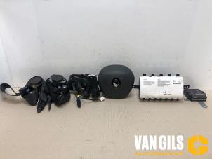 Used Airbag set + module Renault Clio IV (5R) 1.5 Energy dCi 90 FAP Price on request offered by Van Gils Automotive