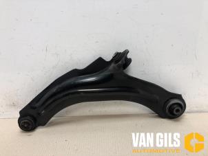 Used Front wishbone, right Renault Clio IV (5R) 1.5 Energy dCi 90 FAP Price € 66,00 Margin scheme offered by Van Gils Automotive