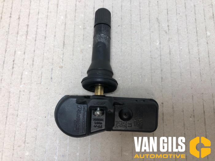 Tyre pressure sensor from a Renault Clio IV (5R) 1.5 Energy dCi 90 FAP 2015