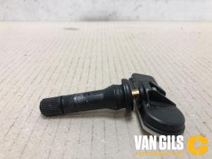 Used Tyre pressure sensor Renault Clio IV (5R) 1.5 Energy dCi 90 FAP Price € 44,00 Margin scheme offered by Van Gils Automotive