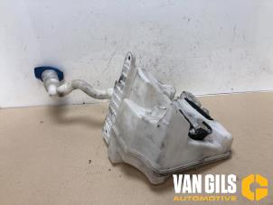Usagé Réservoir lave-glace avant Seat Ibiza IV (6J5) 1.0 EcoTSI 12V Prix € 45,00 Règlement à la marge proposé par Van Gils Automotive