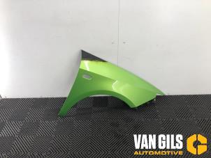 Używane Blotnik prawy przód Seat Ibiza IV (6J5) 1.0 EcoTSI 12V Cena € 137,00 Procedura marży oferowane przez Van Gils Automotive