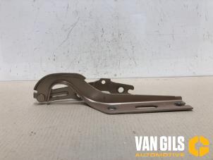 Used Bonnet Hinge Volkswagen Polo VI (AW1) 1.6 TDI 16V 95 Price € 36,30 Inclusive VAT offered by Van Gils Automotive