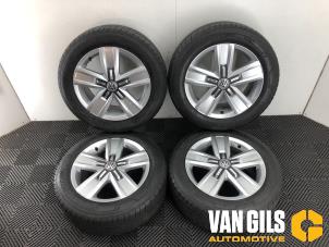 Usados Juego de llantas deportivas + neumáticos Volkswagen Transporter T6 Precio € 950,00 IVA incluido ofrecido por Van Gils Automotive