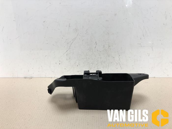 Begagnade Batterilåda Mercedes B (W246/W242) 2.1 B-220 CDI BlueEFFICIENCY, B-220d 16V Pris € 30,00 Marginaltabell erbjuds av Van Gils Automotive