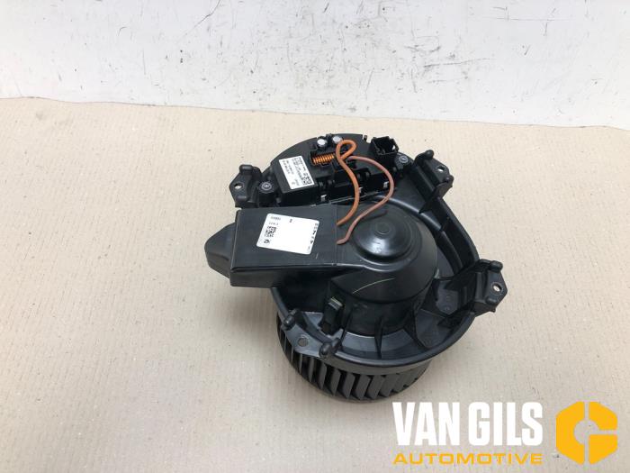 Motor de ventilador de calefactor de un Mercedes-Benz B (W246,242) 2.1 B-220 CDI BlueEFFICIENCY, B-220d 16V 2018