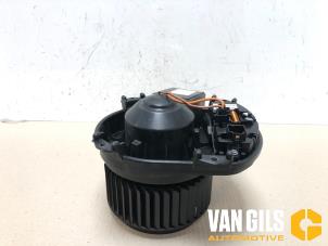 Begagnade Fläktmotor för uppvärmning och ventilation Mercedes B (W246) 2.1 B-220 CDI BlueEFFICIENCY, B-220d 16V Pris € 49,99 Marginaltabell erbjuds av Van Gils Automotive