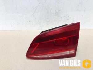 Begagnade Baklykta, höger Volkswagen Passat Variant (365) 1.6 TDI 16V Bluemotion Pris € 38,00 Marginaltabell erbjuds av Van Gils Automotive