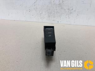 Used Parking brake switch Volkswagen Passat Variant (365) 1.6 TDI 16V Bluemotion Price on request offered by Van Gils Automotive