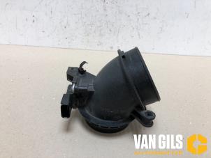Usados Medidor de masa de aire Volvo V40 (MV) 1.6 T2 GTDi 16V Precio de solicitud ofrecido por Van Gils Automotive