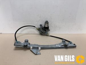 Used Window mechanism 2-door, front right Renault Twingo II (CN) 1.2 16V Price on request offered by Van Gils Automotive