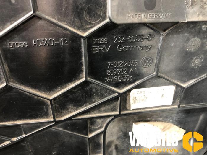 Cooling fans Volkswagen Transporter T5 2.0 TDI DRF 7E0121207B