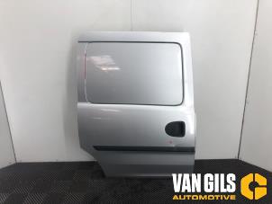 Używane Drzwi przesuwne prawe Opel Combo (Corsa C) 1.3 CDTI 16V Cena na żądanie oferowane przez Van Gils Automotive