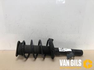 Usados Barra de amortiguador izquierda delante Volvo V40 (MV) 1.6 T2 GTDi 16V Precio de solicitud ofrecido por Van Gils Automotive