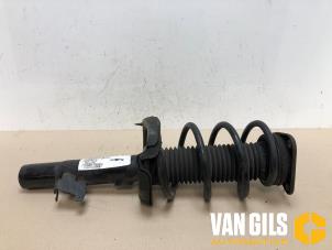 Usagé Barre amortisseur avant droit Volvo V40 (MV) 1.6 T2 GTDi 16V Prix sur demande proposé par Van Gils Automotive