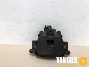 Usagé Etrier de frein (pince) avant droit Volvo V40 (MV) 1.6 T2 GTDi 16V Prix sur demande proposé par Van Gils Automotive
