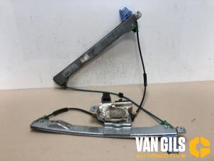 Używane Mechanizm szyby lewej przedniej wersja 2-drzwiowa Citroen C2 (JM) 1.6 16V VTR Cena € 50,00 Procedura marży oferowane przez Van Gils Automotive
