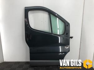 Używane Drzwi prawe wersja 2-drzwiowa Opel Vivaro 2.0 CDTI Cena € 250,00 Procedura marży oferowane przez Van Gils Automotive