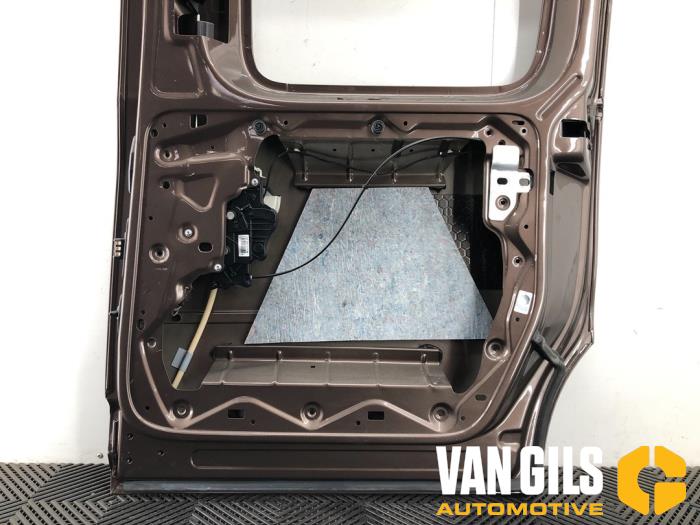 Sliding door, right from a Volkswagen Caddy III (2KA,2KH,2CA,2CH)  2015