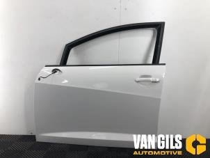 Używane Drzwi lewe przednie wersja 4-drzwiowa Seat Ibiza IV SC (6J1) 1.2 TSI Cena € 199,99 Procedura marży oferowane przez Van Gils Automotive