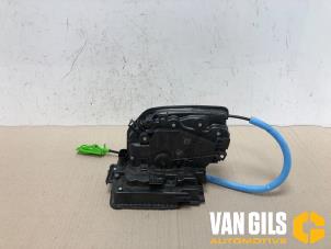Gebrauchte Türschlossmechanik 4-türig rechts vorne Mini Mini (F55) 1.5 12V Cooper Preis auf Anfrage angeboten von Van Gils Automotive