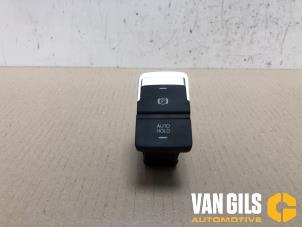 Usagé Commutateur frein à main Volkswagen Golf VII (AUA) 2.0 GTI 16V Prix € 36,30 Prix TTC proposé par Van Gils Automotive