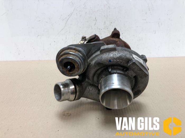 Usagé Turbo Opel Vivaro 2.0 CDTI Prix € 199,00 Règlement à la marge proposé par Van Gils Automotive