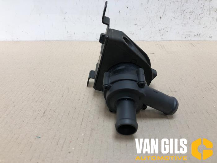 Begagnade Extra vattenpump Seat Ibiza IV SC (6J1) 1.2 TSI Pris € 30,00 Marginaltabell erbjuds av Van Gils Automotive
