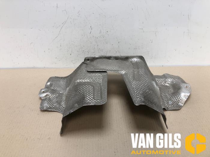 Begagnade Värmesköld Mercedes E (W213) 4.0 E-63 S AMG V8 Turbo 4-Matic+ Pris € 29,99 Marginaltabell erbjuds av Van Gils Automotive