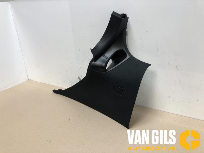 C-style sealing cover right from a Mercedes-Benz E (W213) E-63 AMG S 4.0 V8 Turbo 4-Matic+ 2019