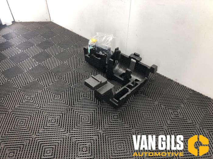 Tyre pump from a Mercedes-Benz E (W213) E-63 AMG S 4.0 V8 Turbo 4-Matic+ 2019