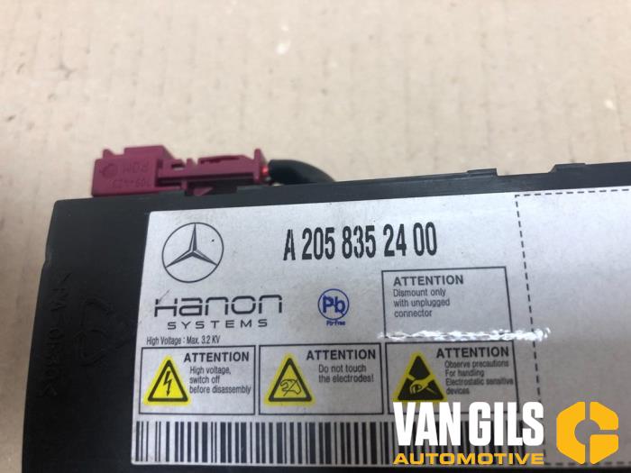 Sensor de calidad del aire de un Mercedes-Benz E (W213) E-63 AMG S 4.0 V8 Turbo 4-Matic+ 2019
