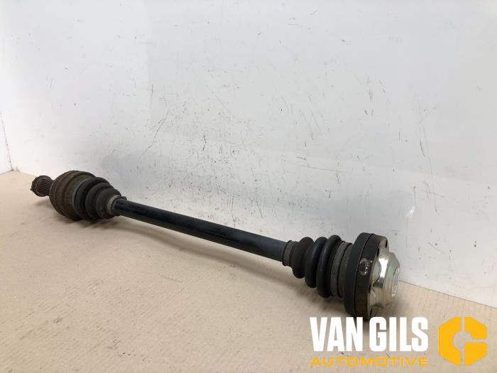 Drive shaft, rear right from a BMW 5 serie Touring (E61) 520i 16V 2009