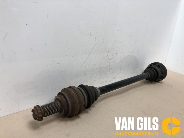 Drive shaft, rear right from a BMW 5 serie Touring (E61) 520i 16V 2009