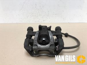 Usagé Etrier de frein (pince) arrière droit Mercedes Vito (447.6) 2.0 116 CDI 16V Prix sur demande proposé par Van Gils Automotive