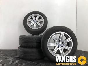 Usagé Jeu de jantes sport + pneus Mercedes E (W212) E-200 CDI 16V BlueEfficiency,BlueTEC Prix sur demande proposé par Van Gils Automotive
