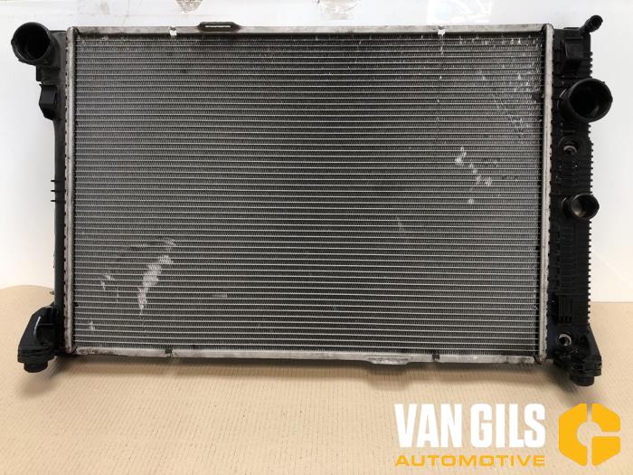 Used Radiator Mercedes E (W212) E-200 CDI 16V BlueEfficiency,BlueTEC Price € 149,99 Margin scheme offered by Van Gils Automotive
