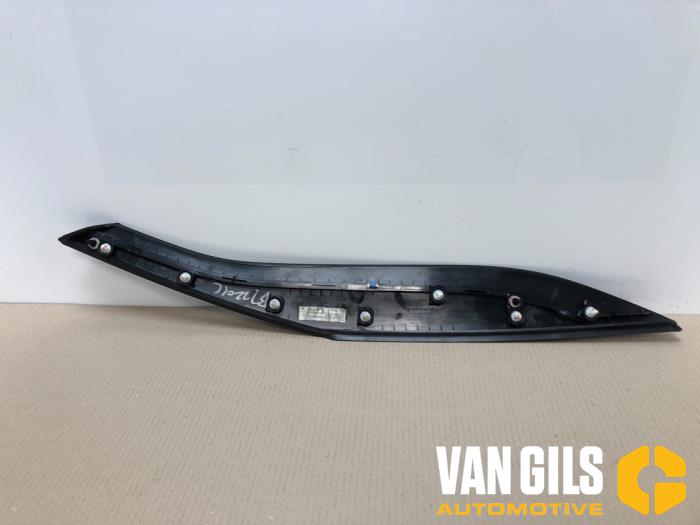 Decorative strip tailgate from a Lynk & Co 01 1.5 PHEV 2021