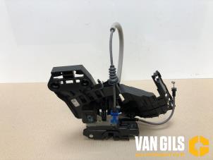 Used Rear door mechanism 4-door, right Lynk &amp; Co 01 1.5 PHEV Price € 241,99 Inclusive VAT offered by Van Gils Automotive