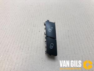 Used Central locking switch Mercedes A (W176) 1.5 A-180 CDI, A-180d 16V Price € 29,99 Margin scheme offered by Van Gils Automotive