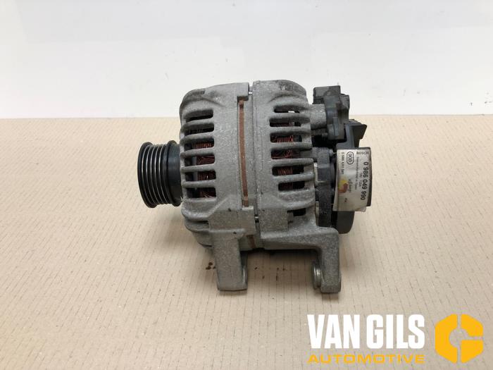 Dynamo from a Opel Astra H SW (L35) 1.6 16V Twinport 2008
