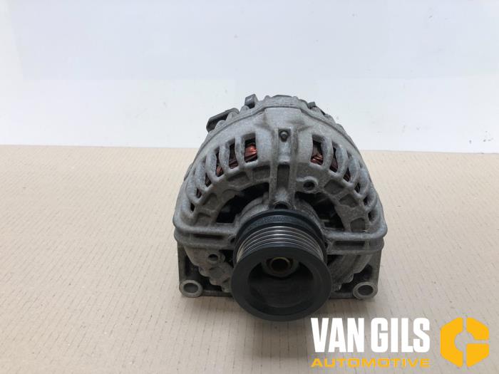 Dynamo from a Opel Astra H SW (L35) 1.6 16V Twinport 2008