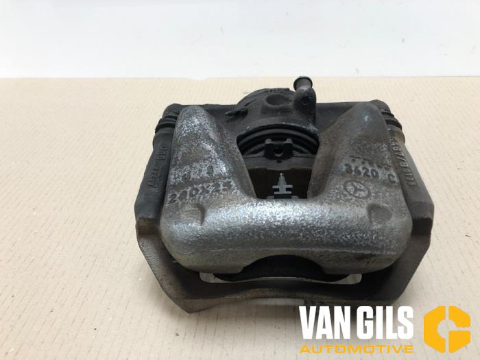Gebrauchte Bremszange rechts vorne Mercedes A (W176) 1.5 A-180 CDI, A-180d 16V Preis € 35,00 Margenregelung angeboten von Van Gils Automotive