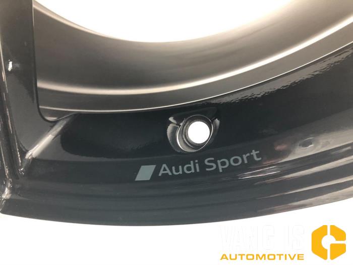 Zestaw obreczy sportowych z Audi RS 6 Avant (C8) 4.0 V8 TFSI Mild Hybrid 32V 2021