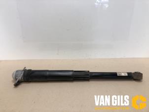 Używane Amortyzator lewy tyl Volkswagen Golf VII (AUA) 1.2 TSI 16V Cena € 33,00 Procedura marży oferowane przez Van Gils Automotive