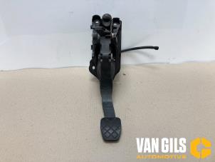 Używane Pedal sprzegla Volkswagen Golf VII (AUA) 1.2 TSI 16V Cena na żądanie oferowane przez Van Gils Automotive
