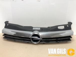 Usados Rejilla Opel Astra H (L48) 1.8 16V Precio € 40,00 Norma de margen ofrecido por Van Gils Automotive
