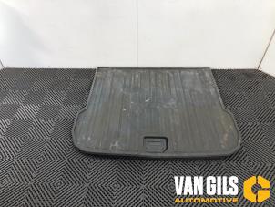 Usagé Plaque sol coffre Lynk &amp; Co 01 1.5 PHEV Prix € 169,39 Prix TTC proposé par Van Gils Automotive