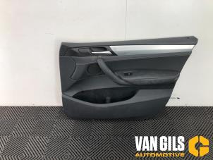 Używane Tapicerka drzwi prawych przednich wersja 4-drzwiowa BMW X3 (F25) xDrive35i 3.0 24V Cena na żądanie oferowane przez Van Gils Automotive